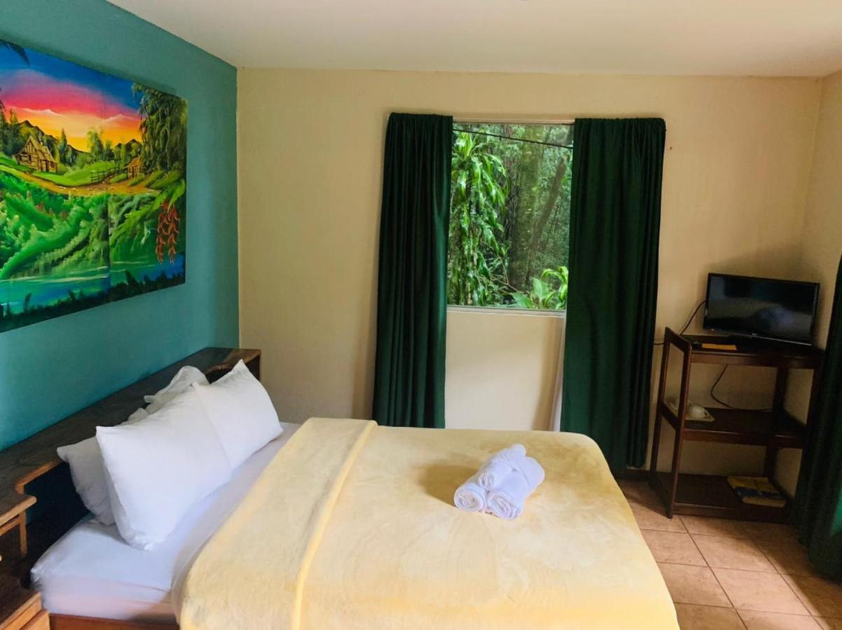 Hotel Quetzal Inn Monteverde ภายนอก รูปภาพ